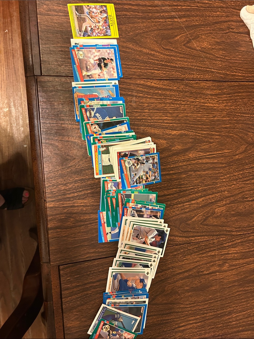 100 baseball cards